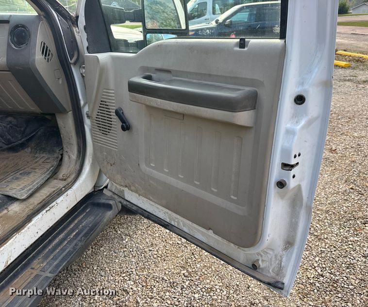 image for item DO2365 2008 Ford F550 dump truck