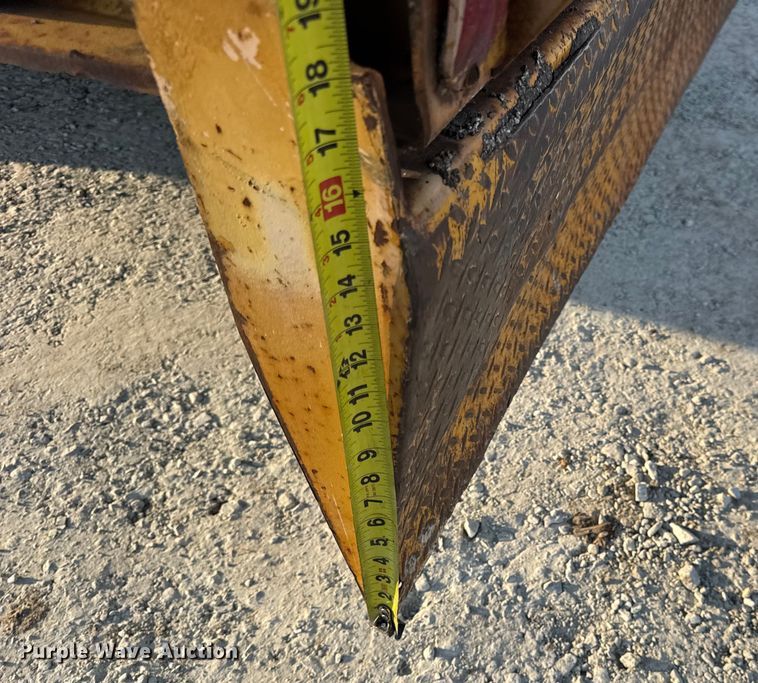 image for item DO2369 1992 Trail-Eze PLP20T31 tilt deck equipment trailer