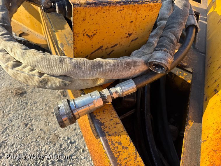 image for item DO2369 1992 Trail-Eze PLP20T31 tilt deck equipment trailer