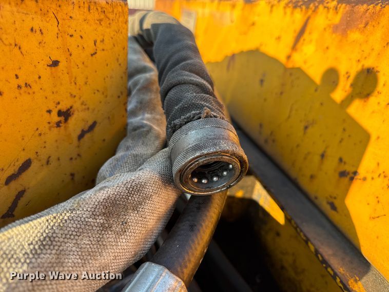 image for item DO2369 1992 Trail-Eze PLP20T31 tilt deck equipment trailer