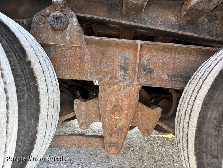 image for item DO2369 1992 Trail-Eze PLP20T31 tilt deck equipment trailer