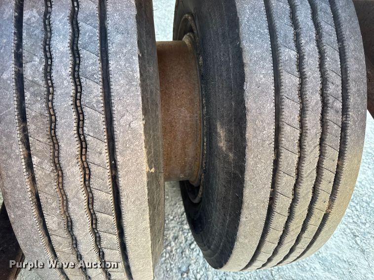 image for item DO2369 1992 Trail-Eze PLP20T31 tilt deck equipment trailer