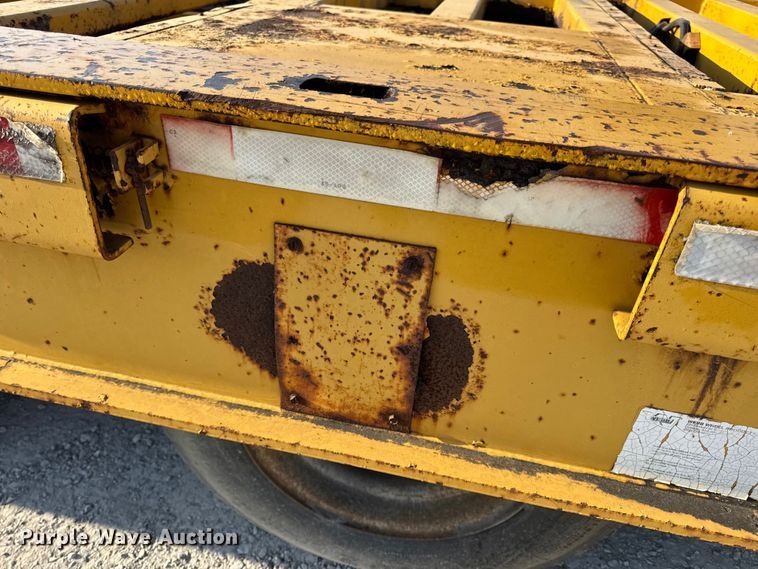 image for item DO2370 1996 Landoll tilt deck equipment trailer