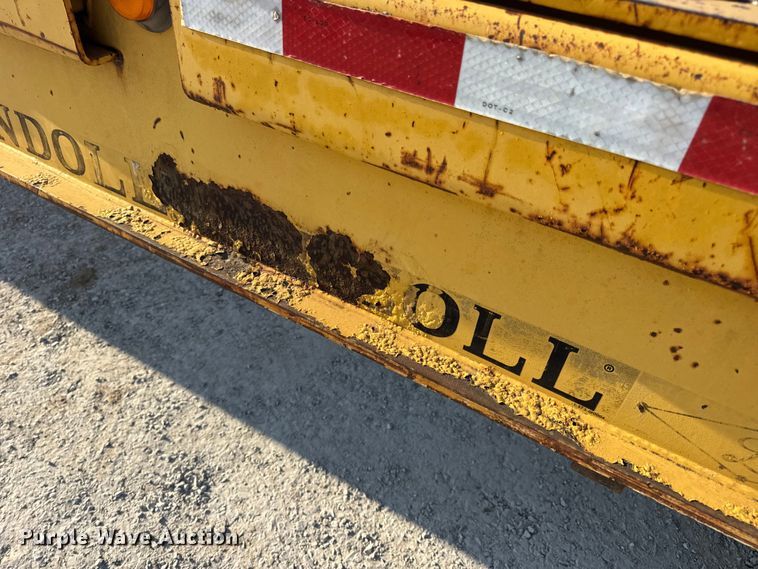 image for item DO2370 1996 Landoll tilt deck equipment trailer