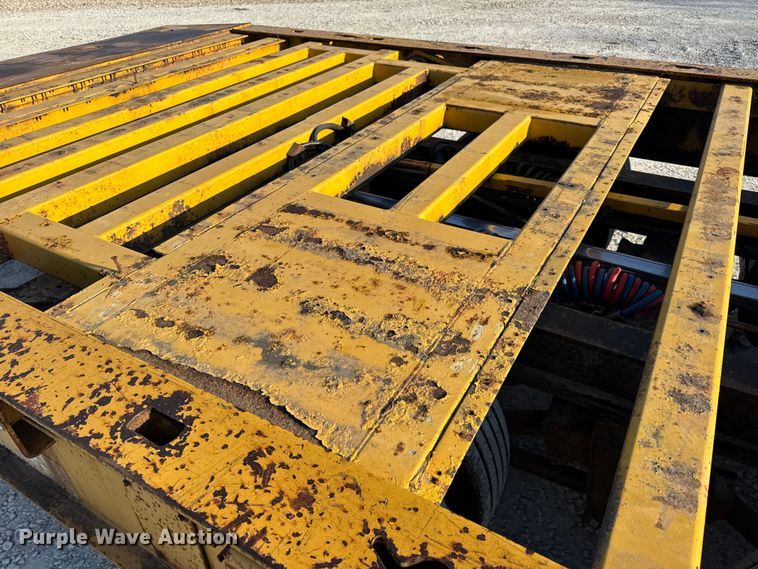 image for item DO2370 1996 Landoll tilt deck equipment trailer