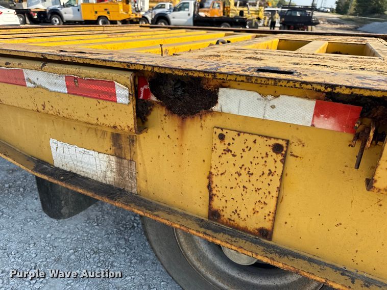 image for item DO2370 1996 Landoll tilt deck equipment trailer