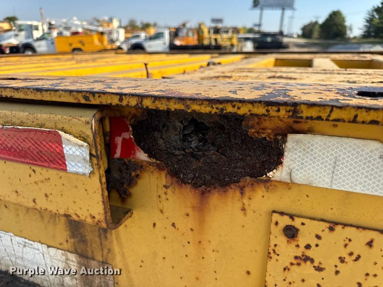 image for item DO2370 1996 Landoll tilt deck equipment trailer