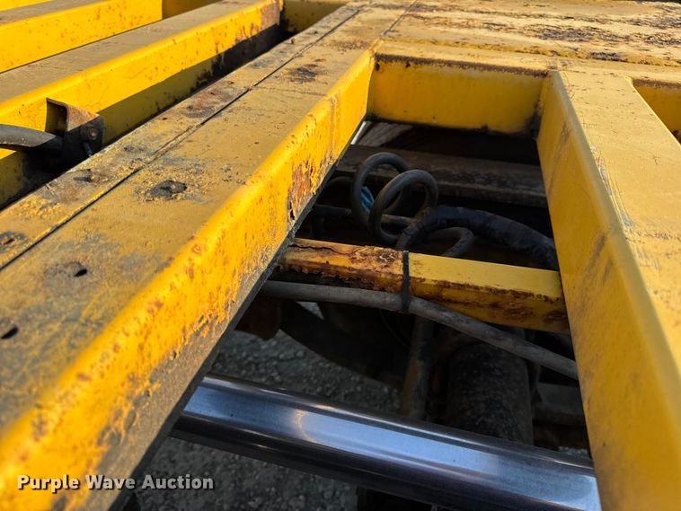 image for item DO2370 1996 Landoll tilt deck equipment trailer