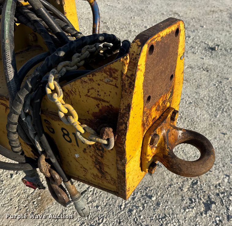 image for item DO2370 1996 Landoll tilt deck equipment trailer