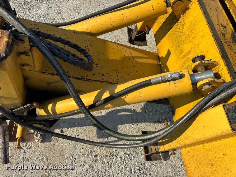 image for item DO2370 1996 Landoll tilt deck equipment trailer