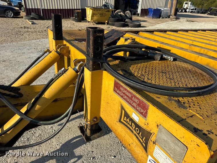 image for item DO2370 1996 Landoll tilt deck equipment trailer