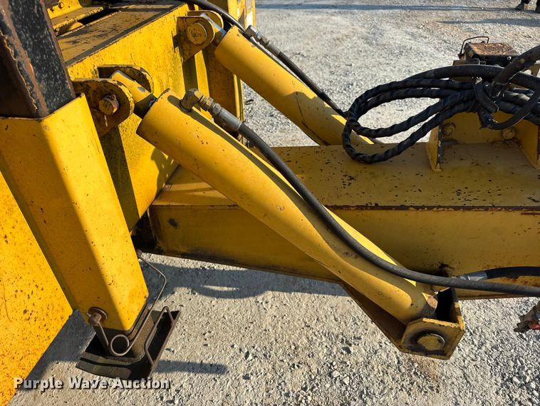 image for item DO2370 1996 Landoll tilt deck equipment trailer