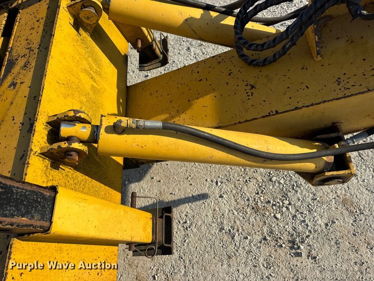 image for item DO2370 1996 Landoll tilt deck equipment trailer