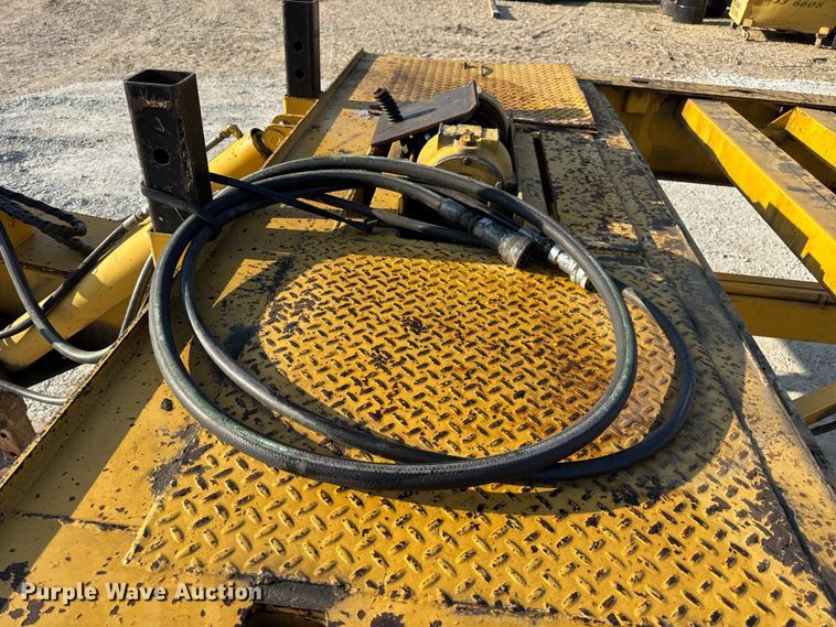 image for item DO2370 1996 Landoll tilt deck equipment trailer