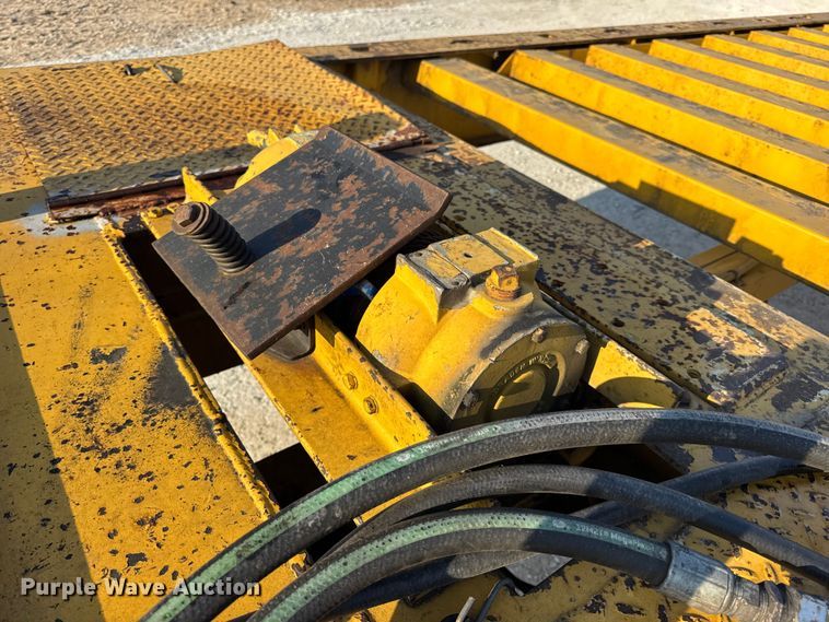 image for item DO2370 1996 Landoll tilt deck equipment trailer