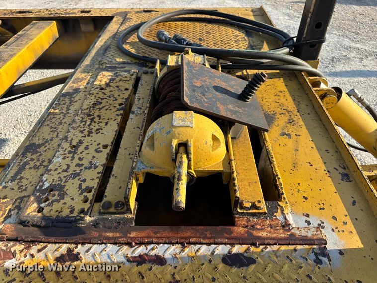 image for item DO2370 1996 Landoll tilt deck equipment trailer