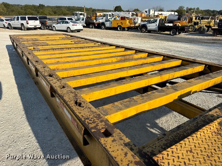 image for item DO2370 1996 Landoll tilt deck equipment trailer