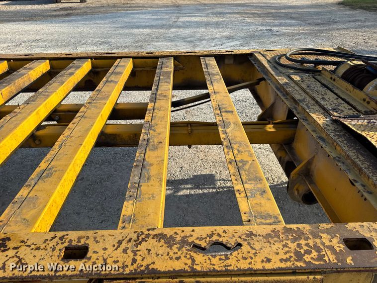 image for item DO2370 1996 Landoll tilt deck equipment trailer