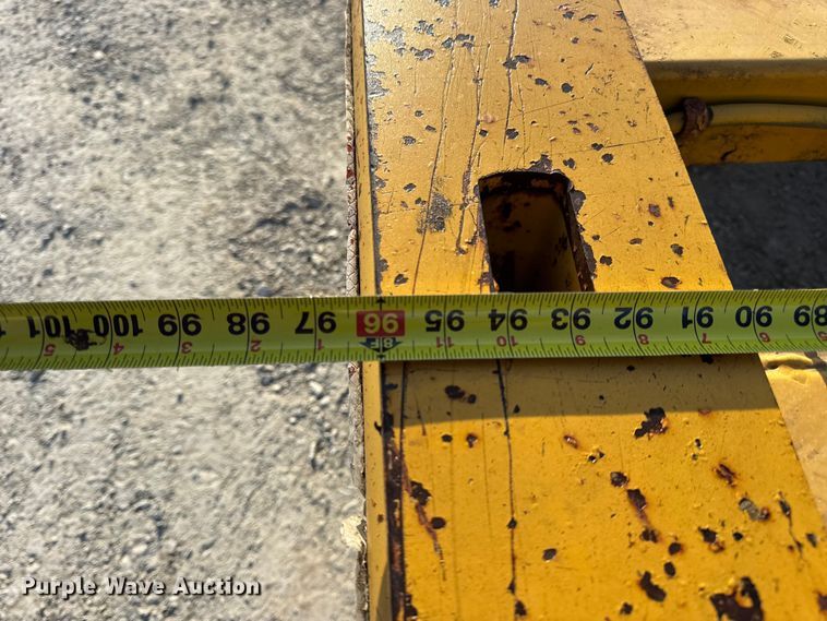 image for item DO2370 1996 Landoll tilt deck equipment trailer