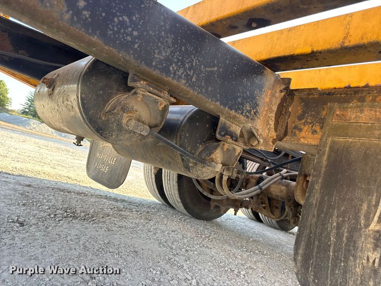 image for item DO2370 1996 Landoll tilt deck equipment trailer