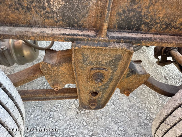 image for item DO2370 1996 Landoll tilt deck equipment trailer