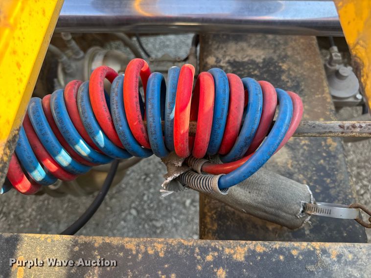 image for item DO2370 1996 Landoll tilt deck equipment trailer