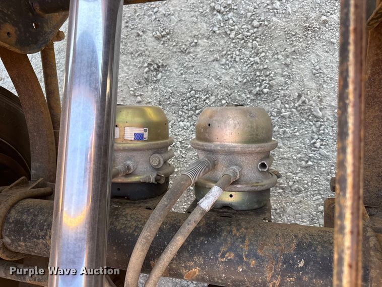 image for item DO2370 1996 Landoll tilt deck equipment trailer