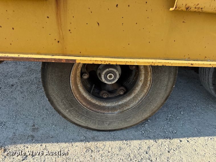 image for item DO2370 1996 Landoll tilt deck equipment trailer