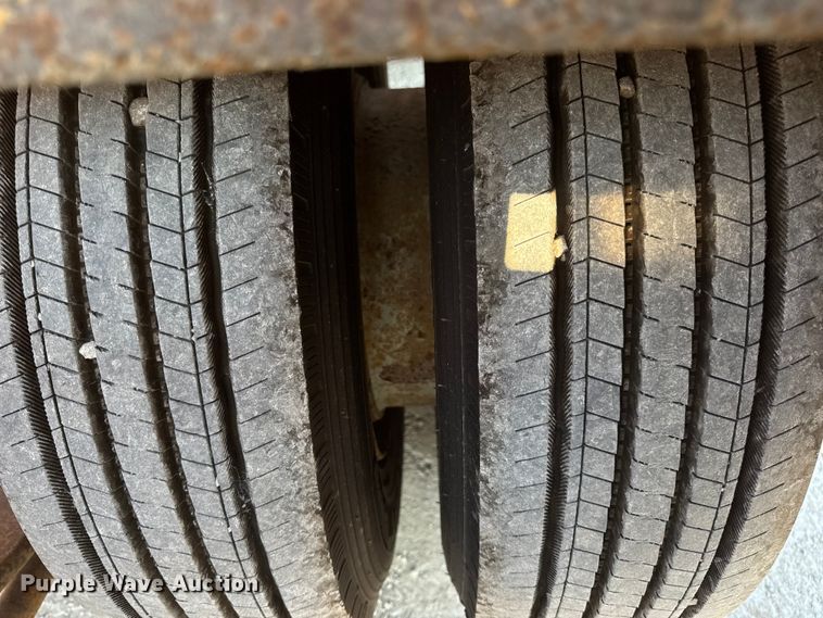 image for item DO2370 1996 Landoll tilt deck equipment trailer