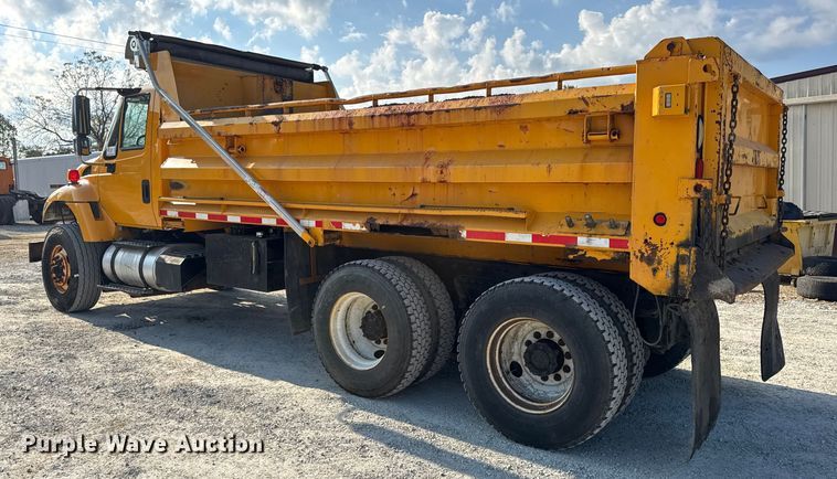 image for item DO2371 2007 International 7400 dump truck
