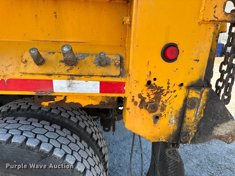 image for item DO2371 2007 International 7400 dump truck