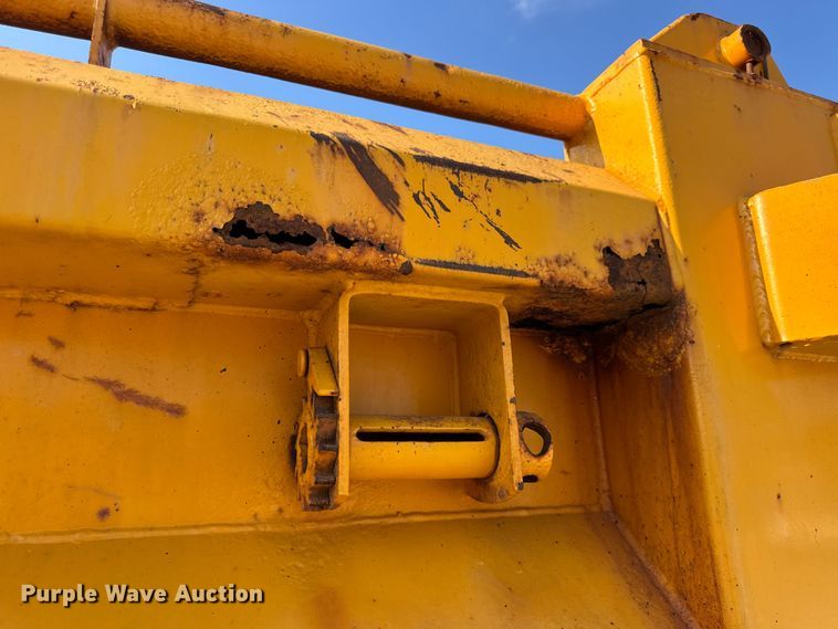 image for item DO2371 2007 International 7400 dump truck
