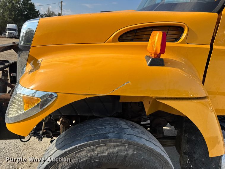 image for item DO2371 2007 International 7400 dump truck