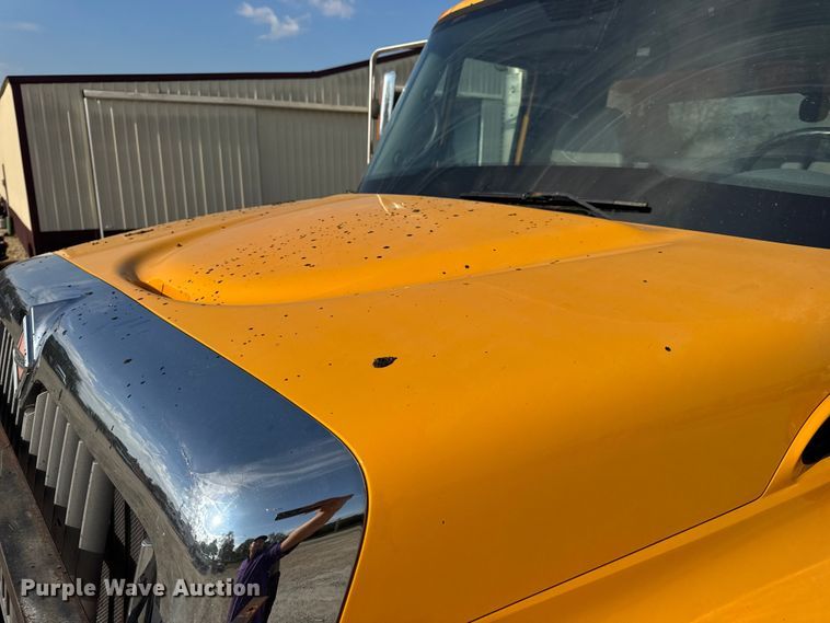 image for item DO2371 2007 International 7400 dump truck