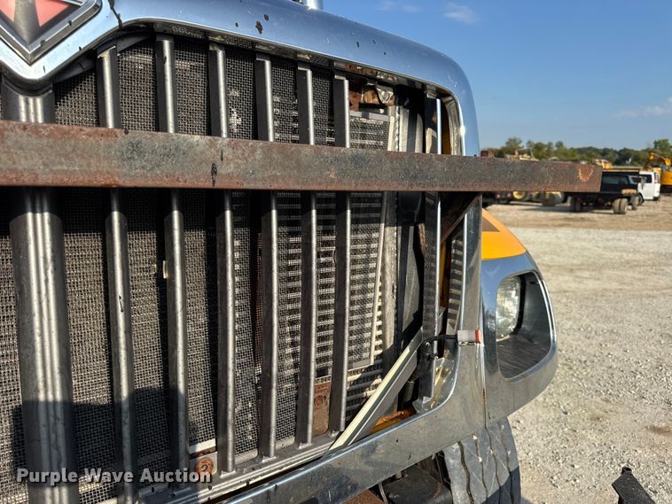 image for item DO2371 2007 International 7400 dump truck