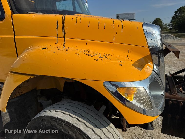 image for item DO2371 2007 International 7400 dump truck