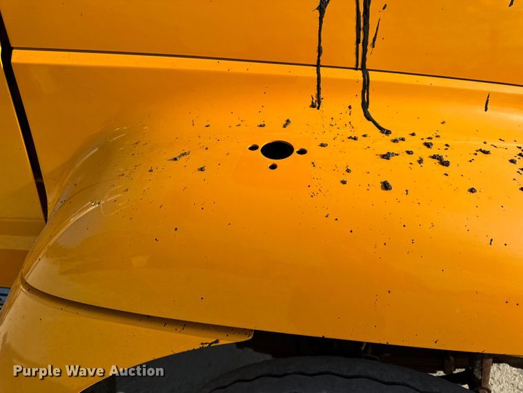 image for item DO2371 2007 International 7400 dump truck