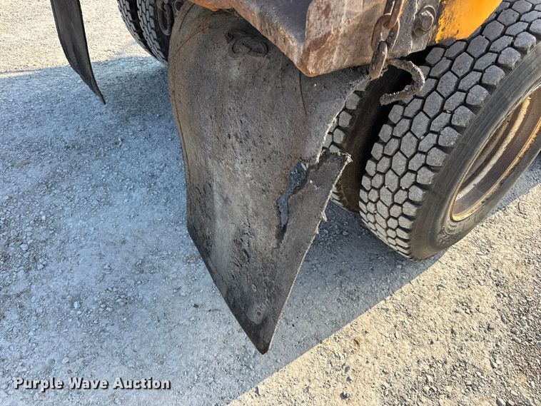 image for item DO2371 2007 International 7400 dump truck