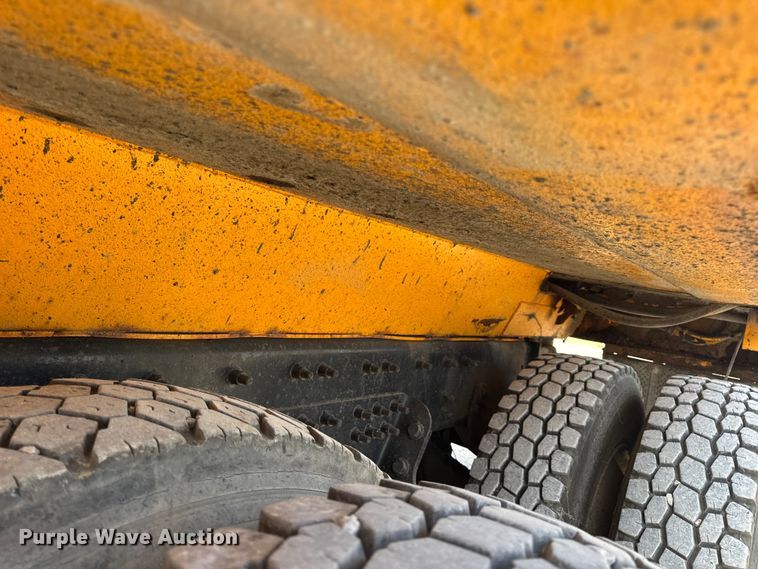image for item DO2371 2007 International 7400 dump truck