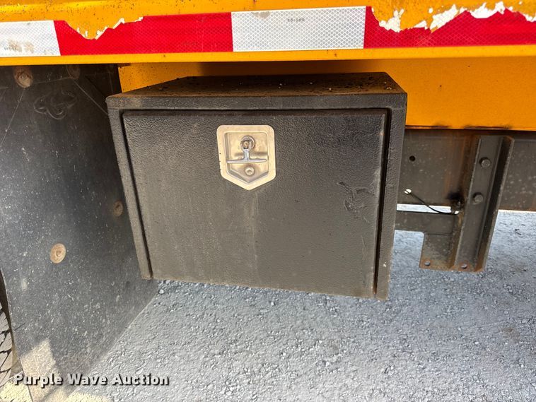 image for item DO2371 2007 International 7400 dump truck