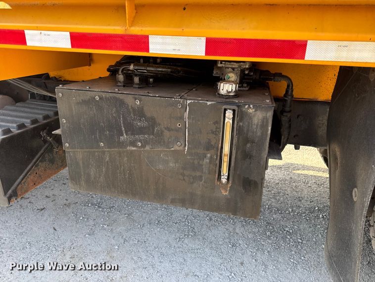 image for item DO2371 2007 International 7400 dump truck