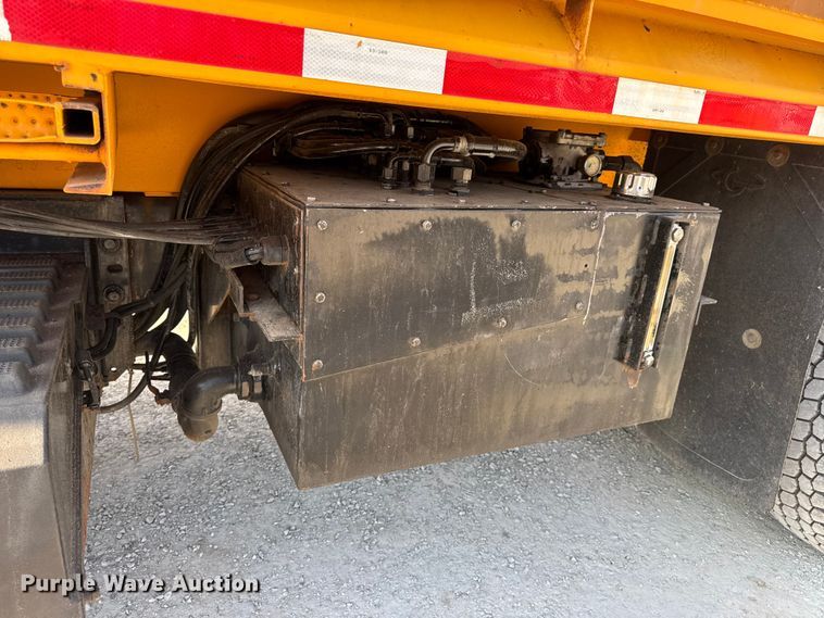 image for item DO2371 2007 International 7400 dump truck