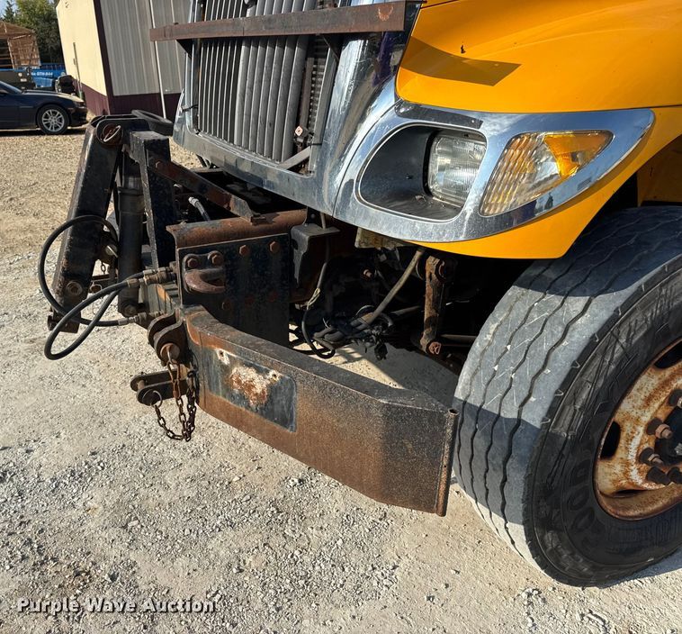 image for item DO2371 2007 International 7400 dump truck