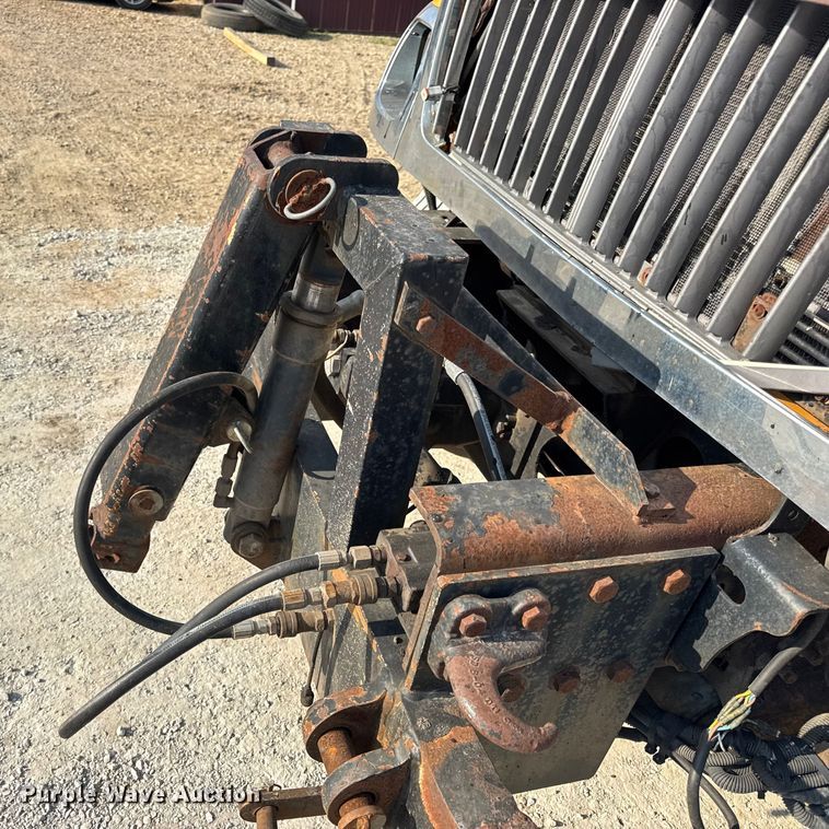 image for item DO2371 2007 International 7400 dump truck