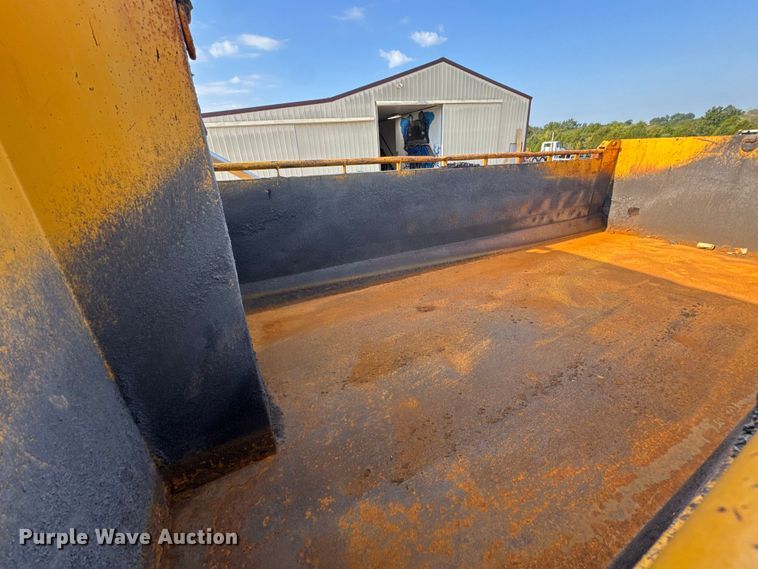 image for item DO2371 2007 International 7400 dump truck