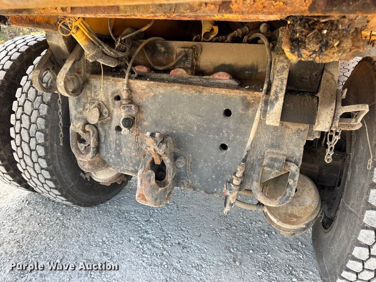 image for item DO2371 2007 International 7400 dump truck