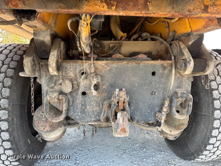 image for item DO2371 2007 International 7400 dump truck