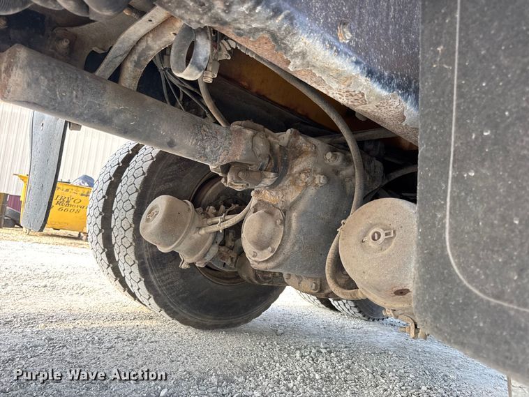 image for item DO2371 2007 International 7400 dump truck