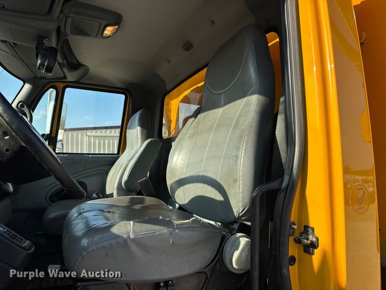 image for item DO2371 2007 International 7400 dump truck