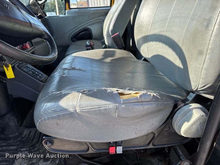 image for item DO2371 2007 International 7400 dump truck